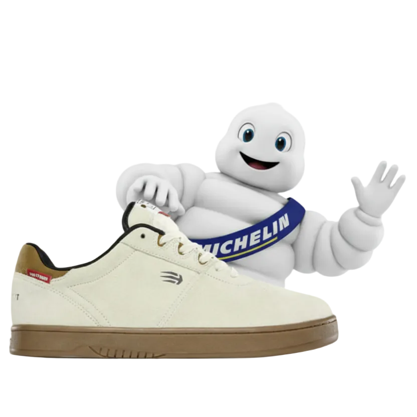 Witte schoen met Michelin Man